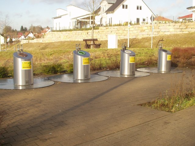 Sammelstelle für Glas und Weißblechdosen in der Lambacher Straße